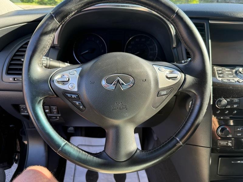 Infiniti QX70 AWD 2014
