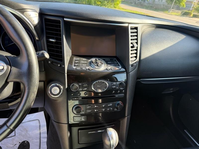 Infiniti QX70 AWD 2014