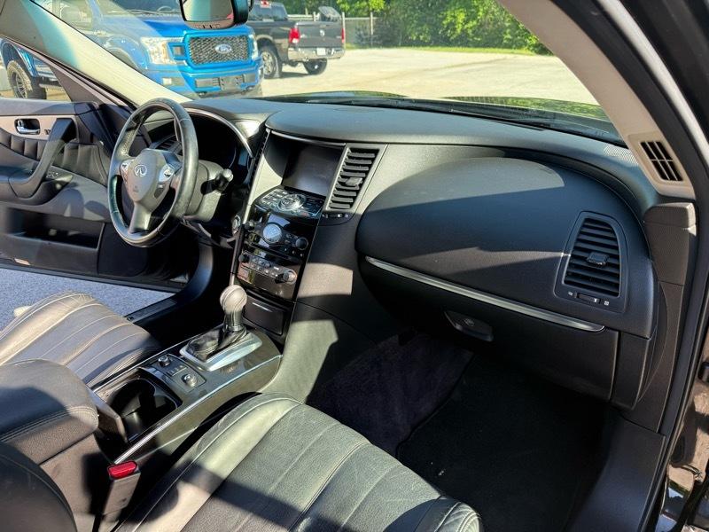 Infiniti QX70 AWD 2014