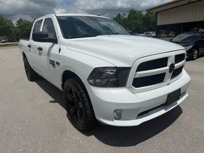 RAM 1500 Classic Express 4x4 Crew Cab 5'7" Box 2019