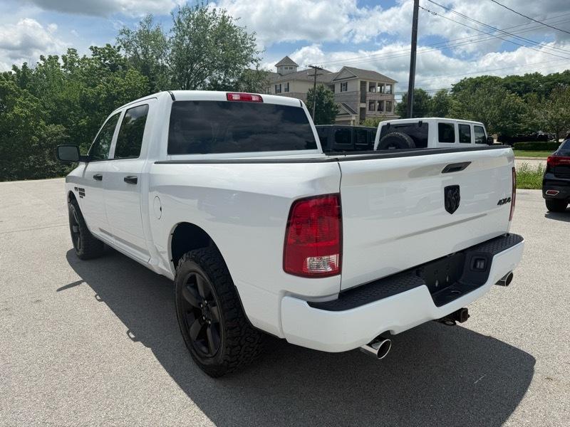 RAM 1500 Classic Express 4x4 Crew Cab 5'7" Box 2019