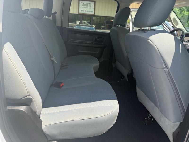 RAM 1500 Classic Express 4x4 Crew Cab 5'7" Box 2019