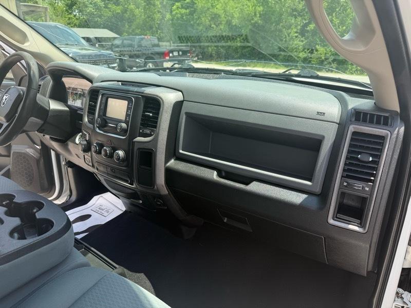 RAM 1500 Classic Express 4x4 Crew Cab 5'7" Box 2019