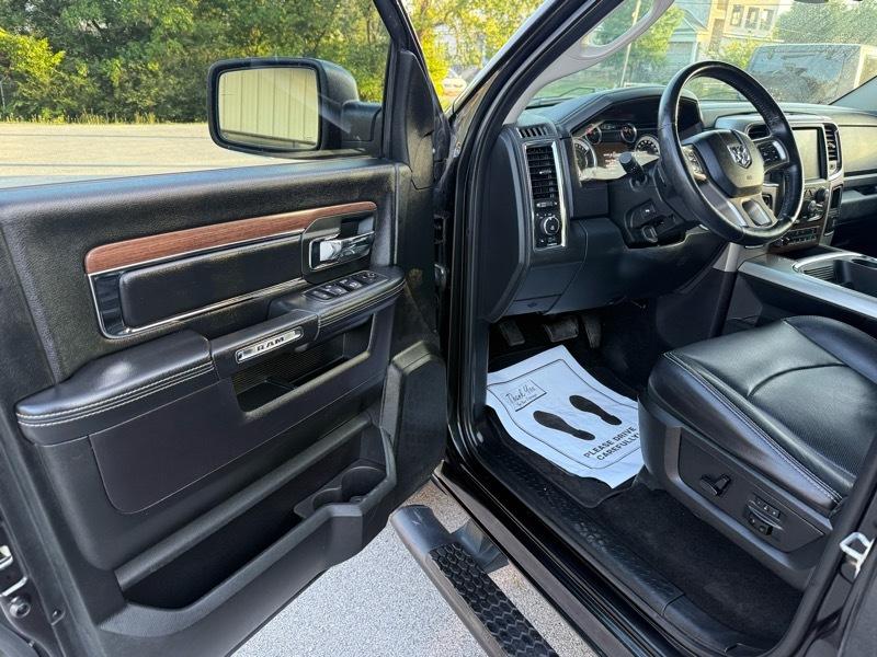 RAM 1500 Laramie Crew Cab 4WD 2016