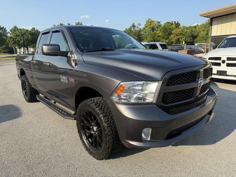 RAM 1500 Express 4x4 Quad Cab 6'4" Box 2018