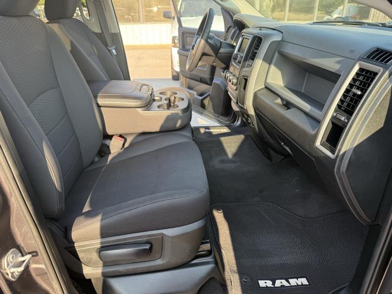 RAM 1500 Express 4x4 Quad Cab 6'4" Box 2018