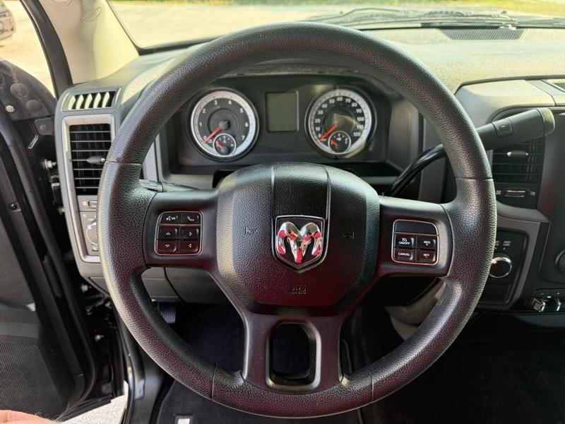 RAM 1500 Tradesman Crew Cab 4WD 2014