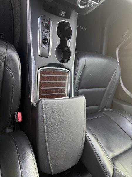 Acura MDX photo 14