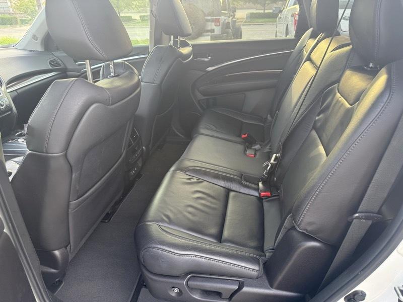 Acura MDX photo 16