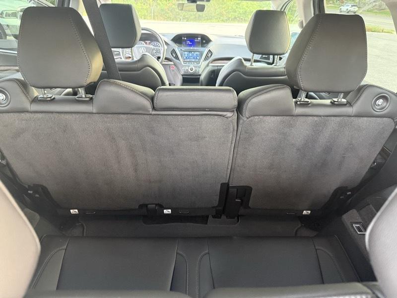 Acura MDX photo 18