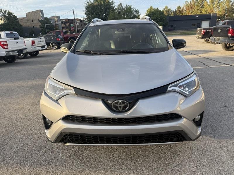 Toyota RAV4 photo 2