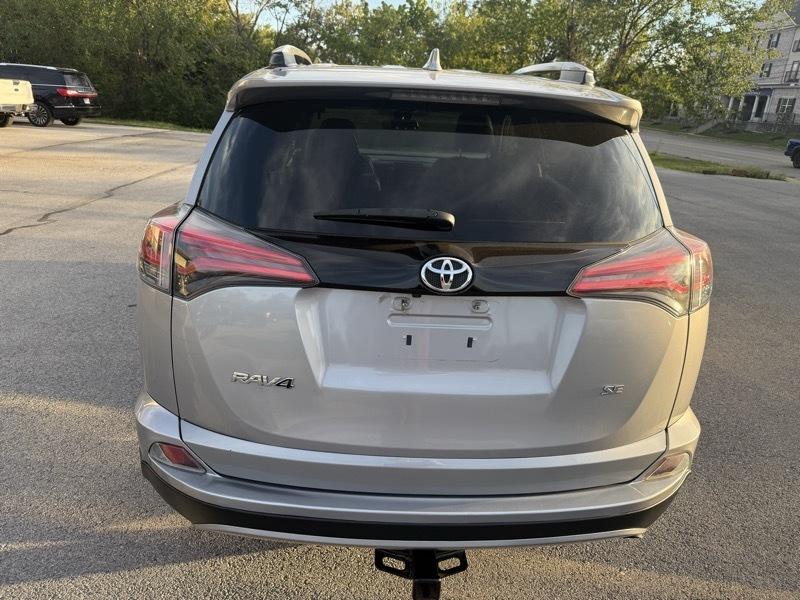 Toyota RAV4 photo 6