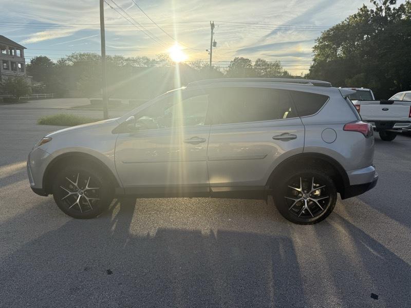 Toyota RAV4 photo 8