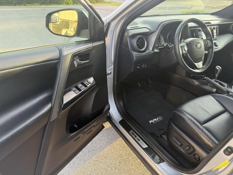 Toyota RAV4 photo 9