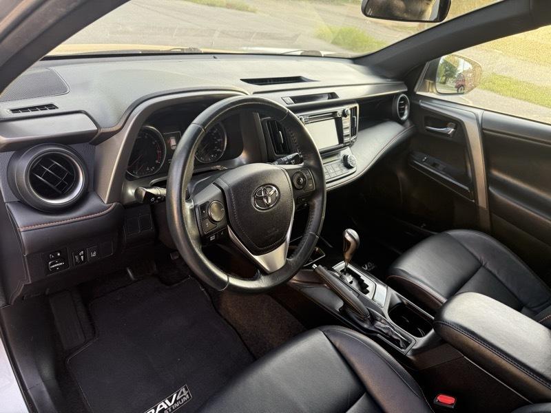 Toyota RAV4 photo 11