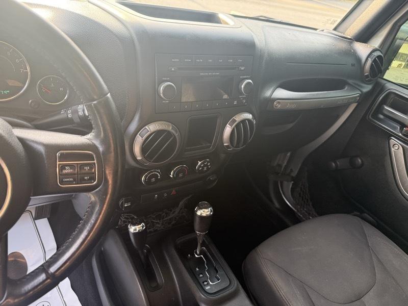 Jeep Wrangler JK photo 11