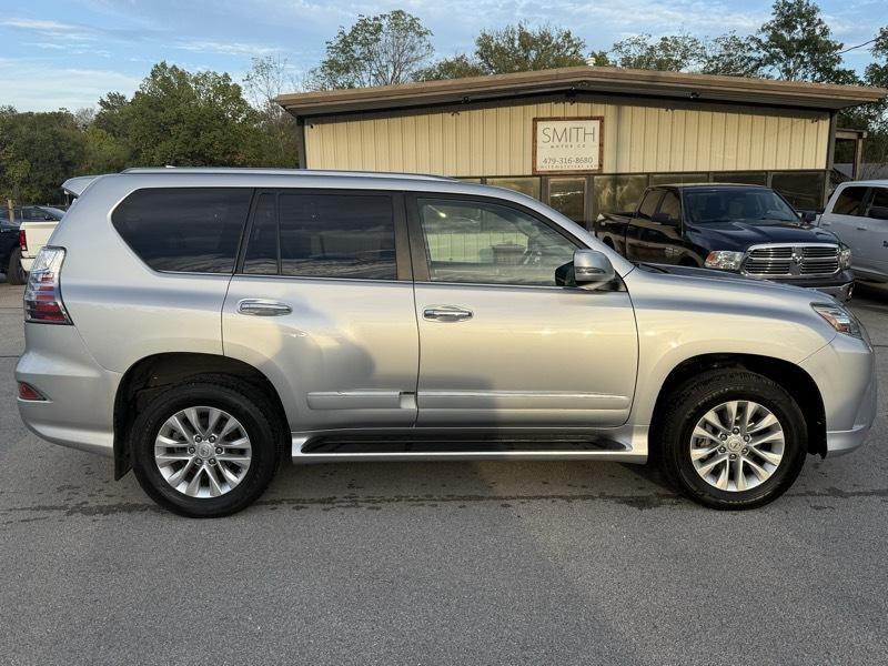 Lexus GX photo 4
