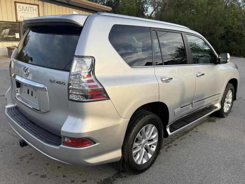 Lexus GX photo 5