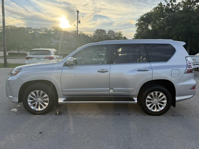 Lexus GX photo 8