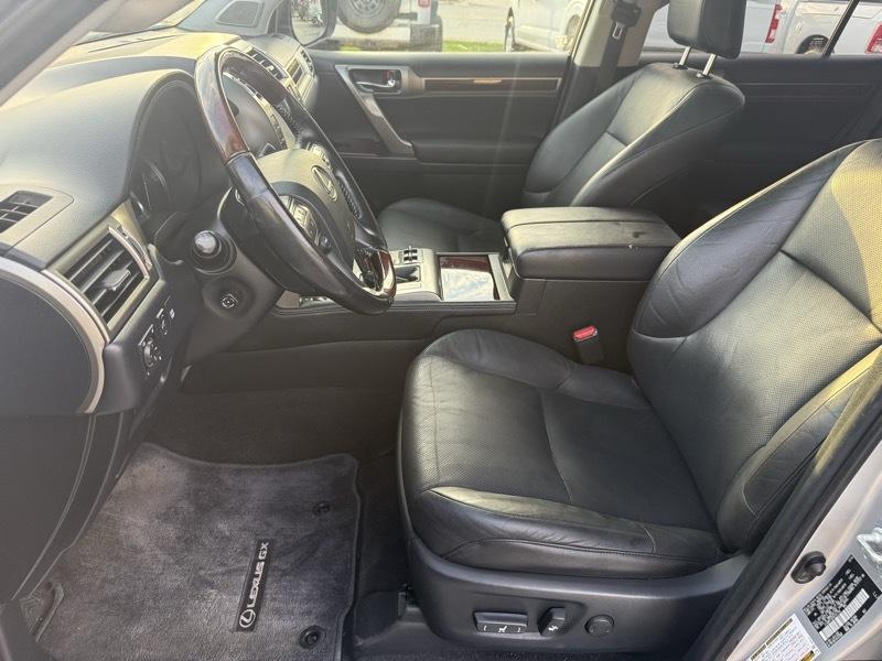 Lexus GX photo 9
