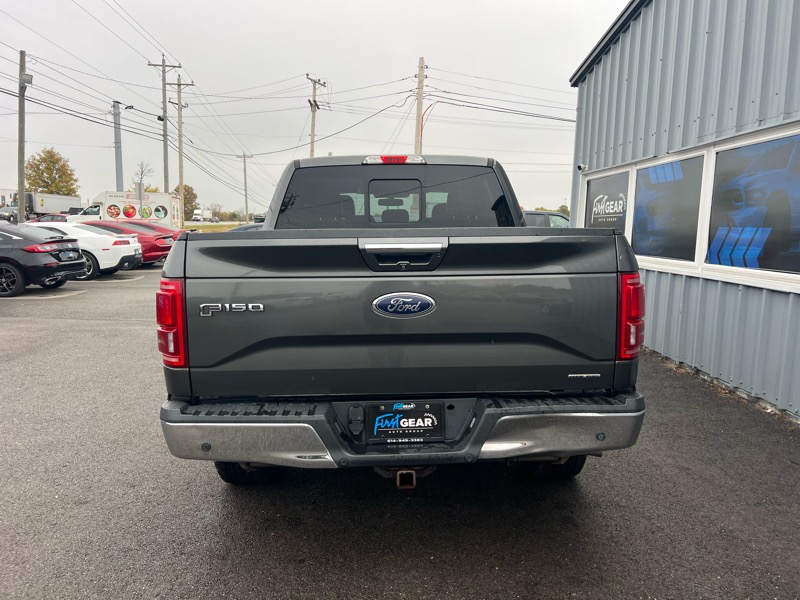 Ford F-150 4WD SuperCrew 145" Lariat 2015