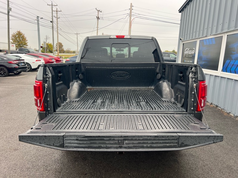 Ford F-150 4WD SuperCrew 145" Lariat 2015