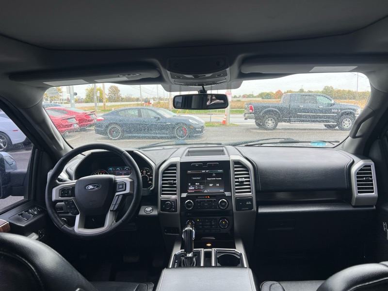 Ford F-150 4WD SuperCrew 145" Lariat 2015