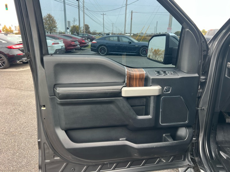 Ford F-150 4WD SuperCrew 145" Lariat 2015