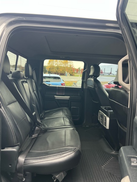 Ford F-150 4WD SuperCrew 145" Lariat 2015