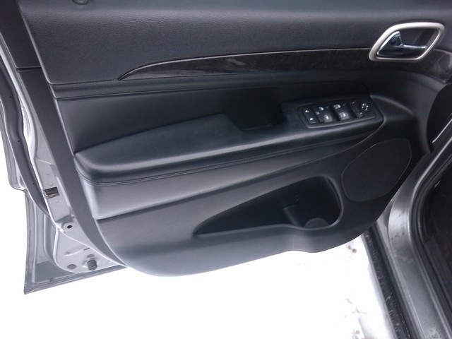 Jeep Grand Cherokee  2011