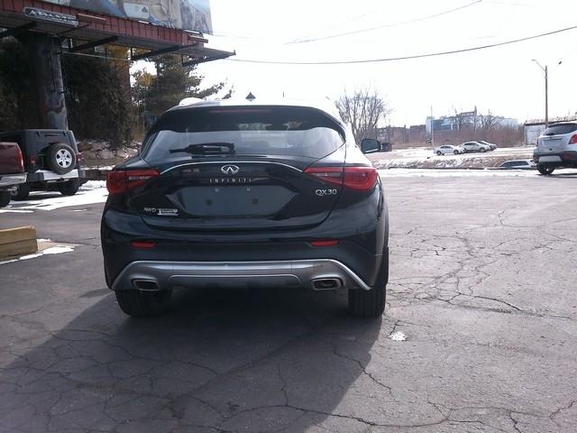 Infiniti QX30  2017