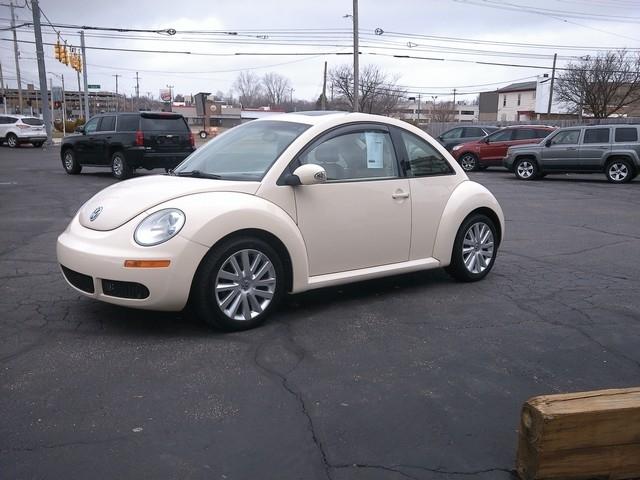 Volkswagen New Beetle  2008