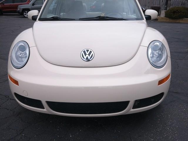 Volkswagen New Beetle  2008