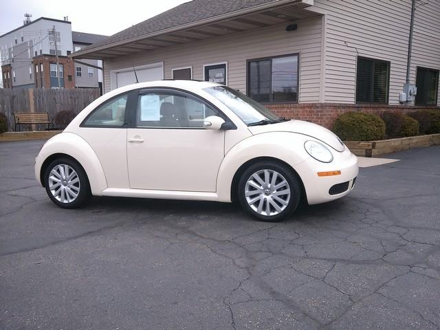 Volkswagen New Beetle  2008