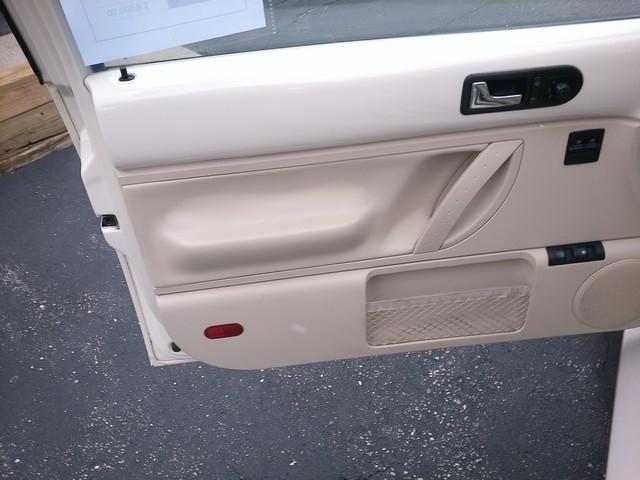 Volkswagen New Beetle  2008