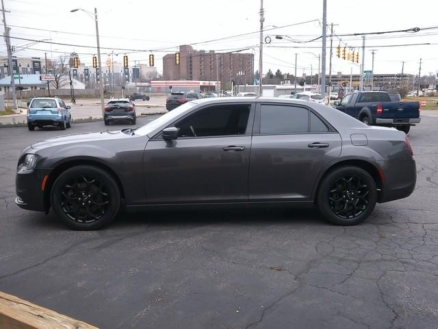 Chrysler 300  2019