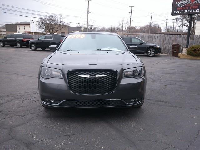 Chrysler 300  2019