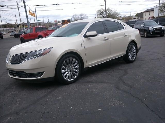 Lincoln MKS  2014