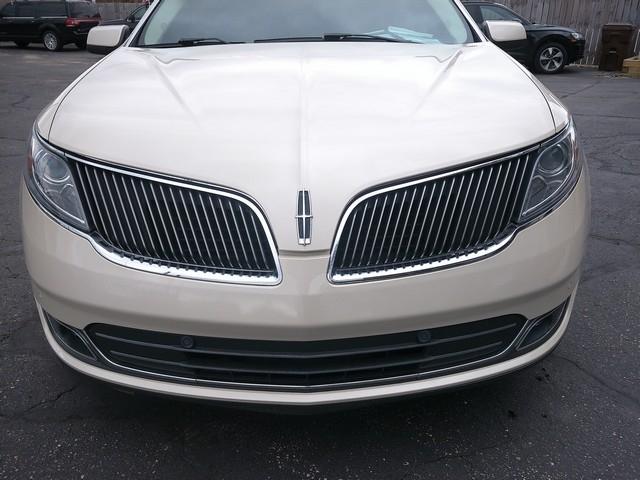 Lincoln MKS  2014