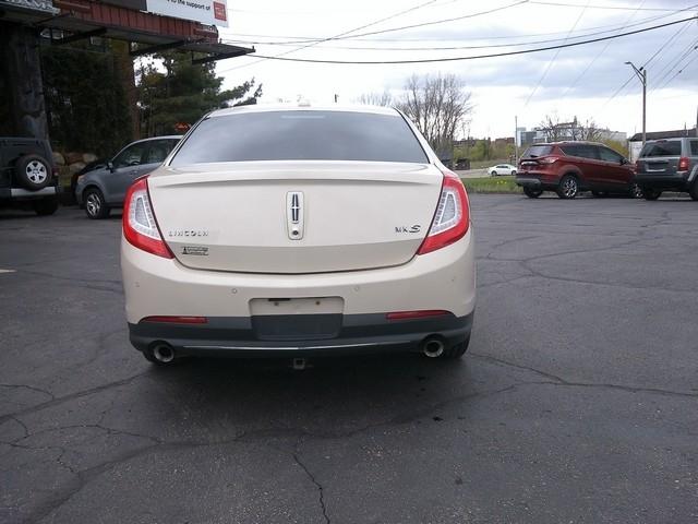 Lincoln MKS  2014