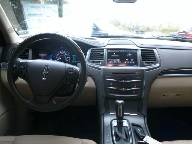 Lincoln MKS  2014