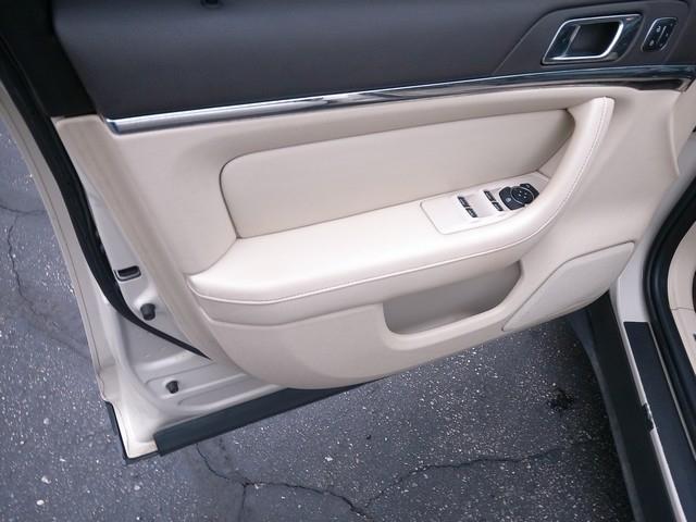 Lincoln MKS  2014