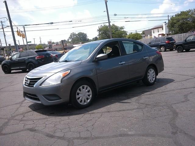 Nissan Versa  2017