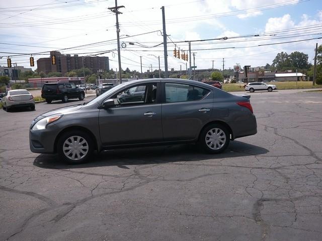 Nissan Versa  2017