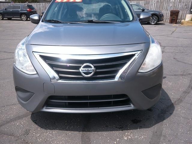 Nissan Versa  2017
