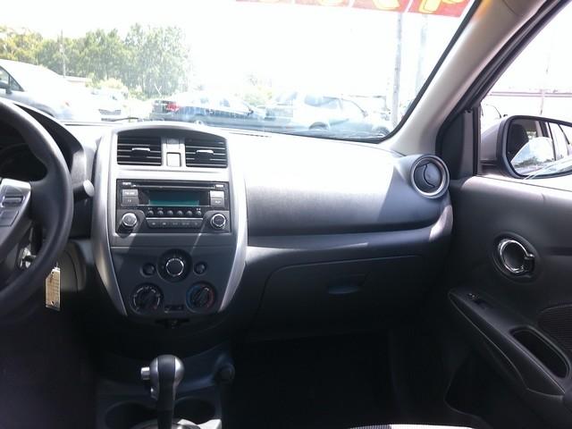 Nissan Versa  2017