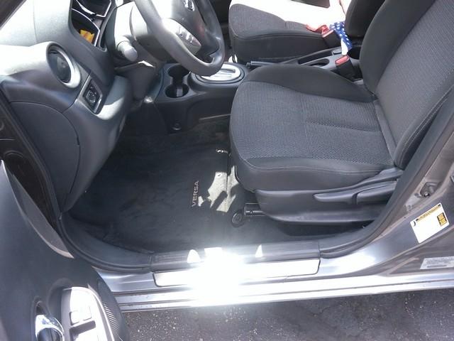 Nissan Versa  2017