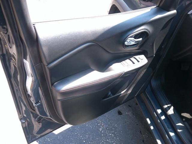 Jeep Cherokee  2017