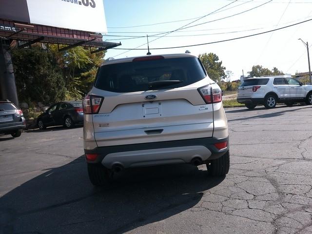 Ford Escape  2017