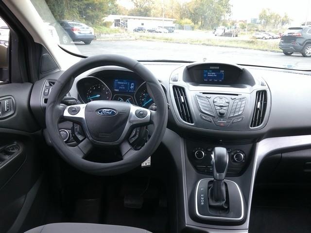 Ford Escape photo 8